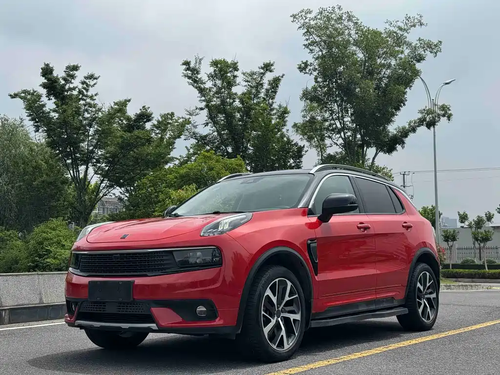 Lynk & Co 01