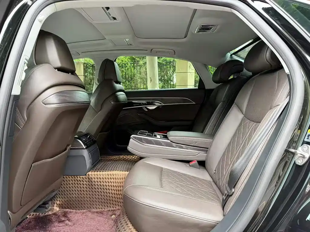 Audi A8 — миниатюра 6