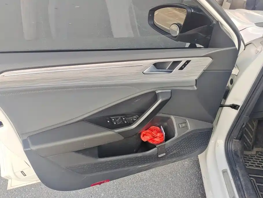 Volkswagen Sagitar — миниатюра 7