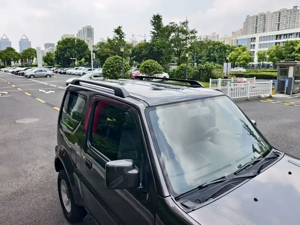 Suzuki Jimny — миниатюра 10