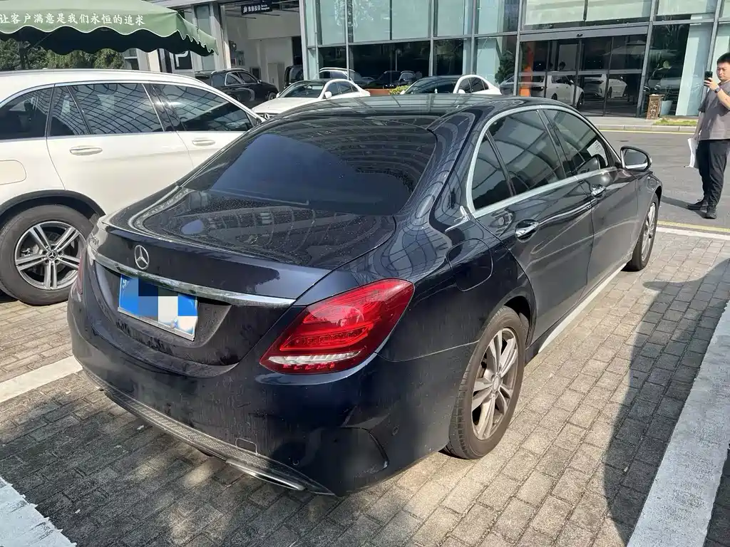 Mercedes-Benz C-Class — миниатюра 2