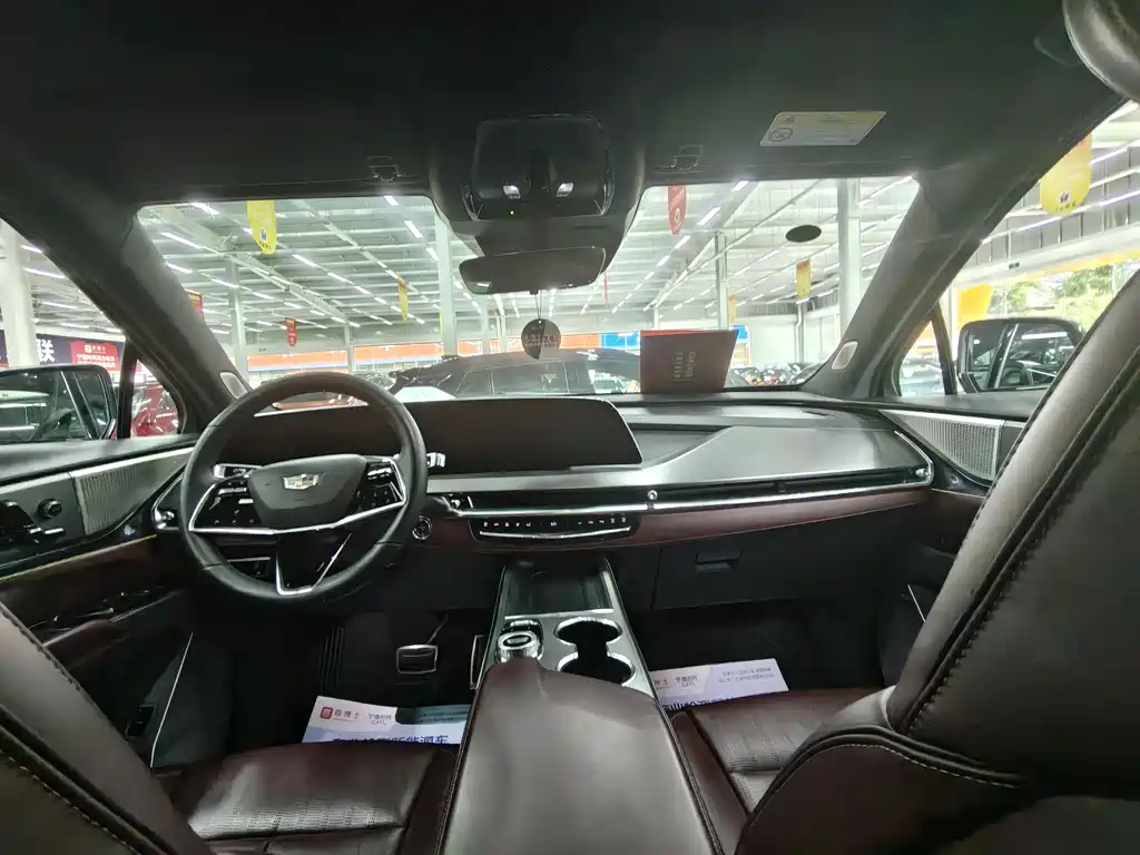 Cadillac XT5 2025 2.0T