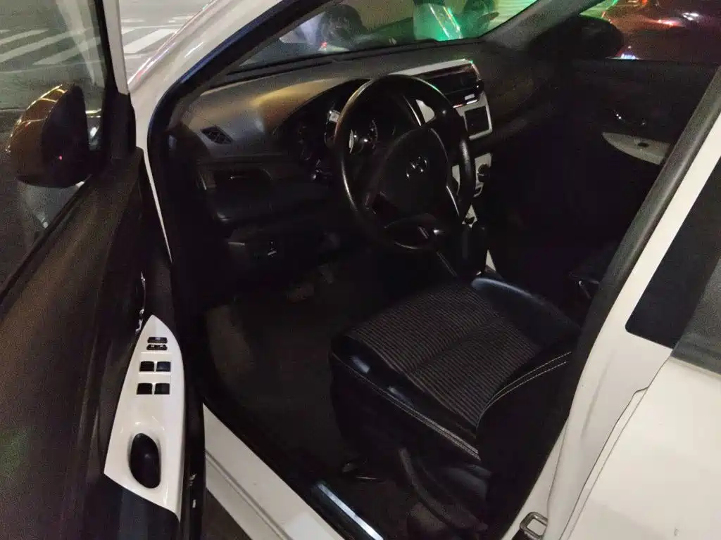 Toyota Yaris L — миниатюра 12
