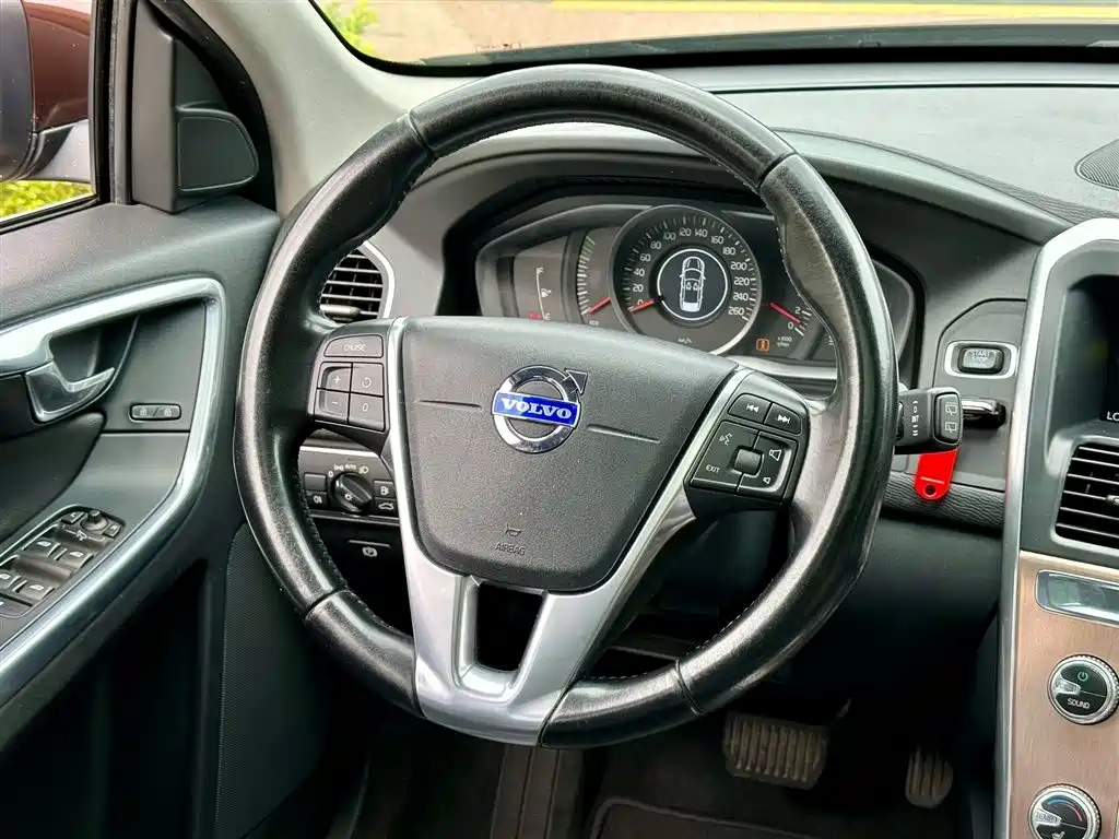 Volvo XC60 2015 T5
