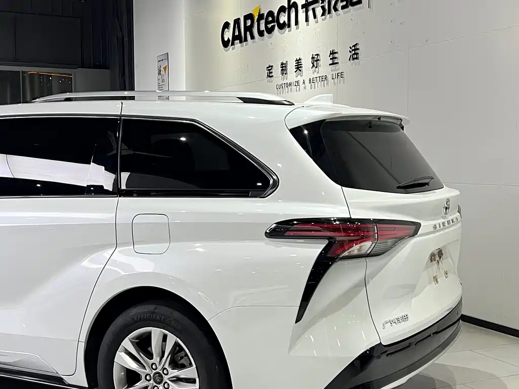 Toyota Sienna — миниатюра 5