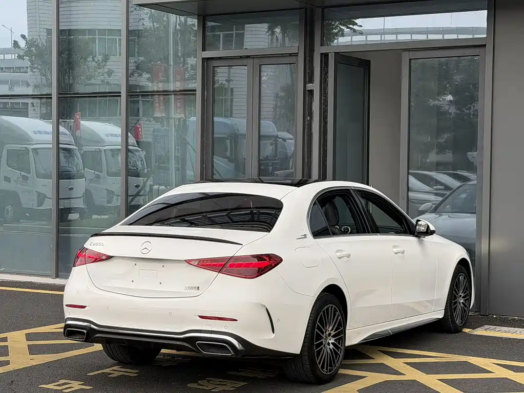 Mercedes-Benz C-Class — миниатюра 6