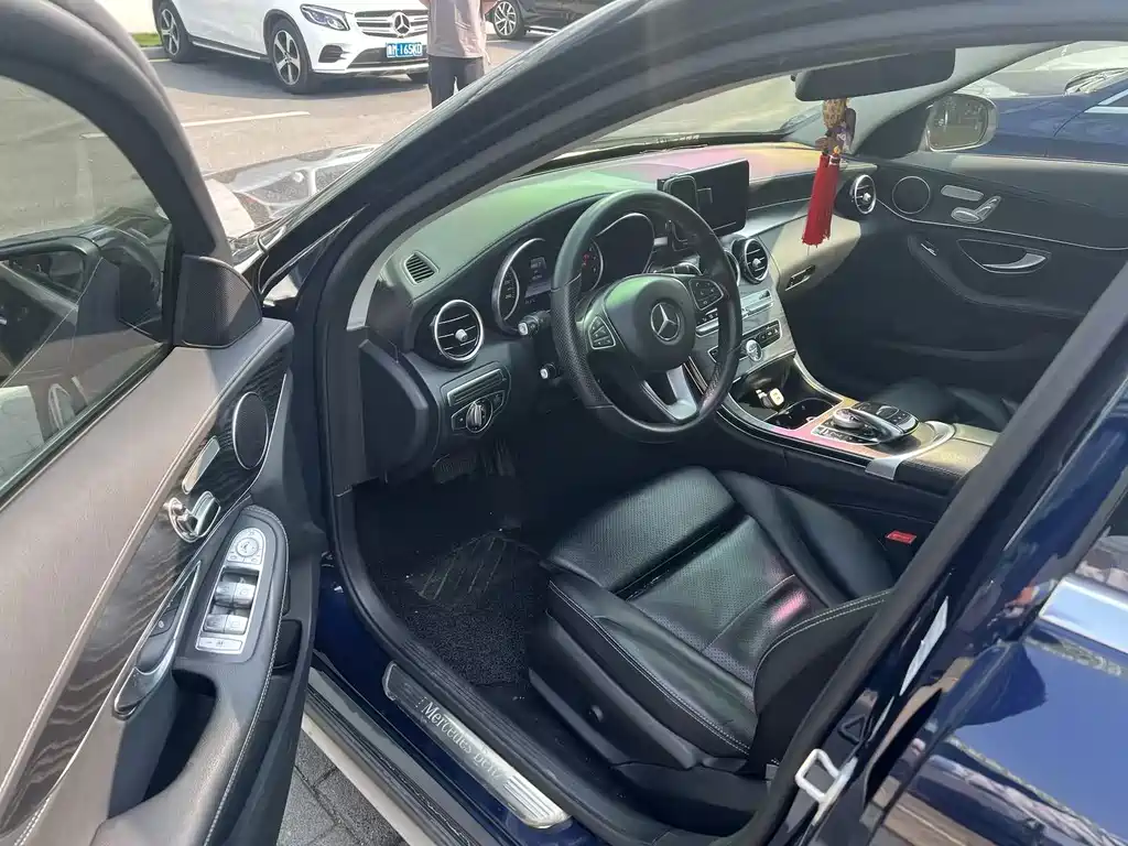 Mercedes-Benz C-Class — миниатюра 5