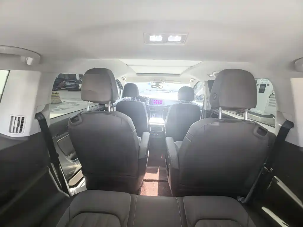 Volkswagen Viloran 2023 380TSI