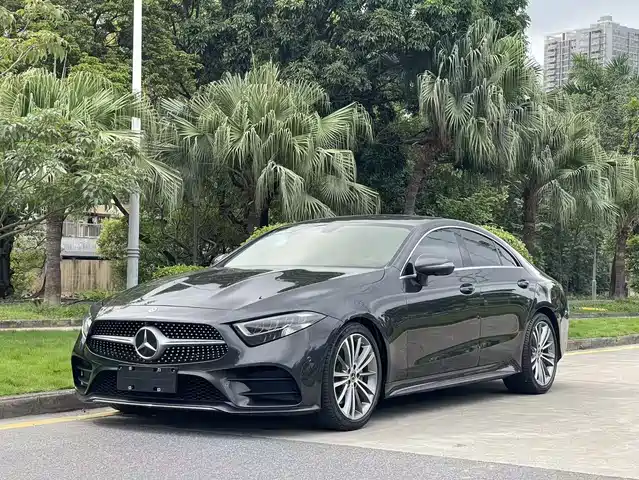 Mercedes-Benz CLS — фото 1