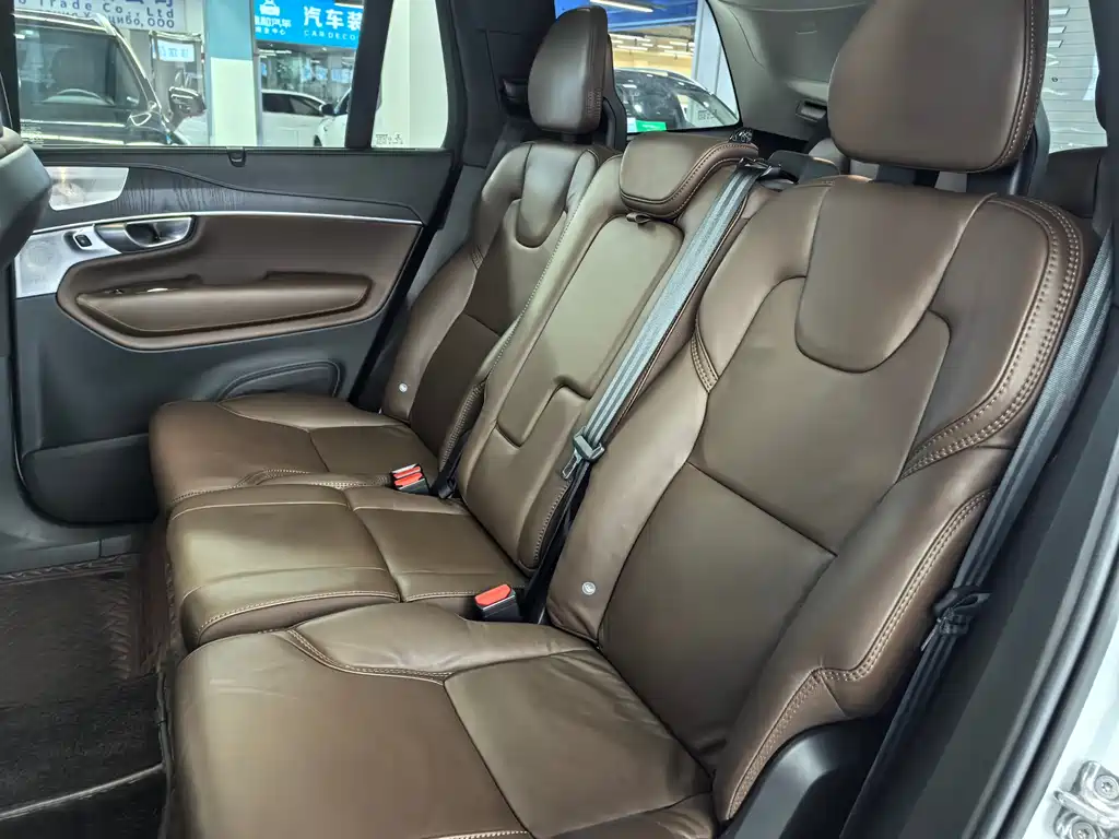 Volvo XC90 2020 T6 Luxury 7 мест