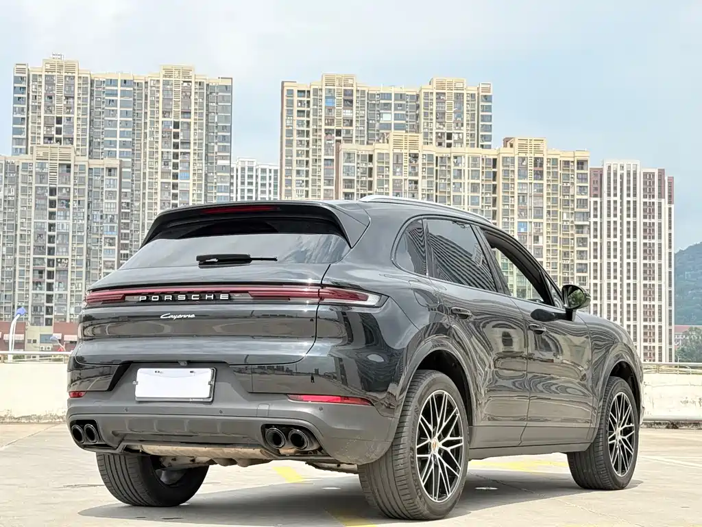 Porsche Cayenne — миниатюра 10