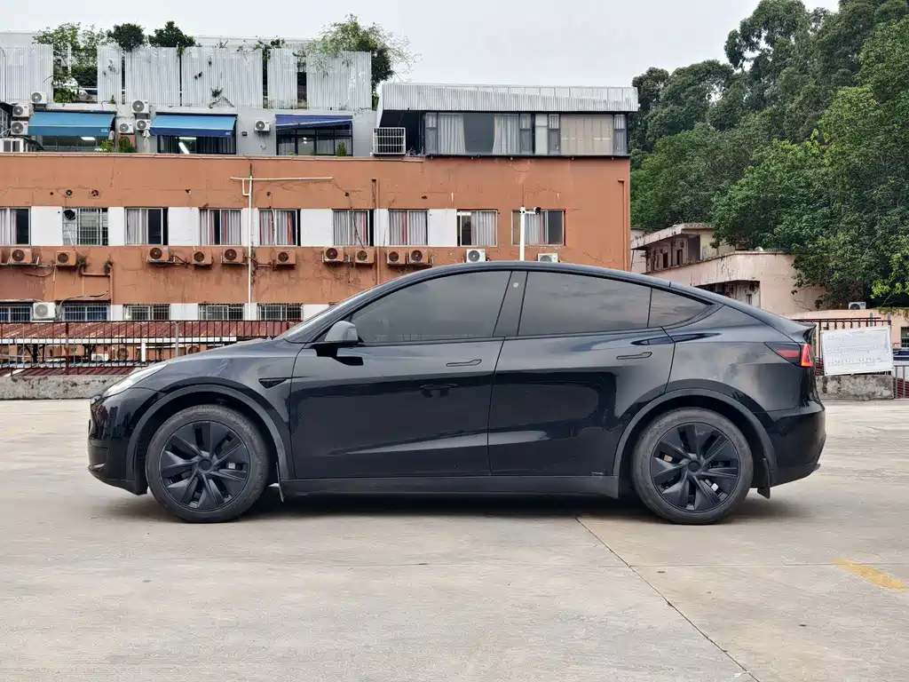 Tesla Model Y — фотографии объявления, Фото 12