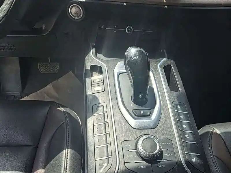 Wey Wey VV5 — миниатюра 9