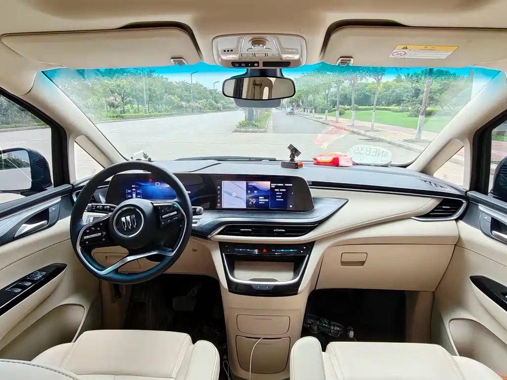 Buick GL8 Hybrid — миниатюра 7