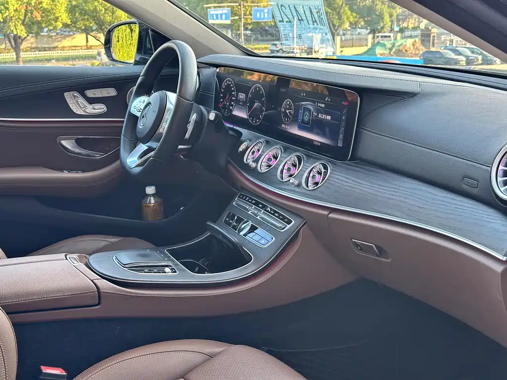 Mercedes-Benz E-Class — миниатюра 9