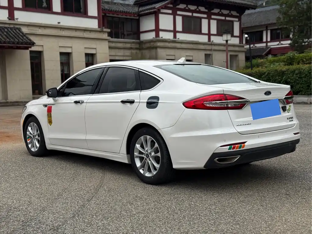 Ford Mondeo — миниатюра 5