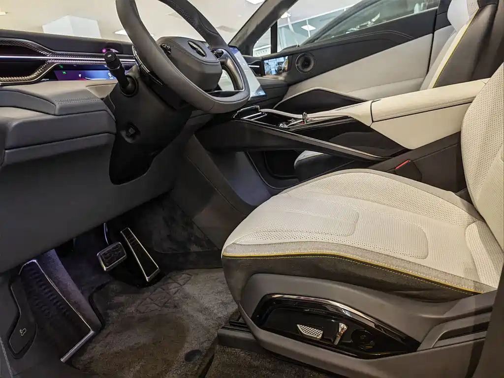 Lotus Eletre 2025 600 Luxury