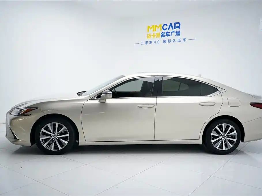 Lexus ES 2018 200 V