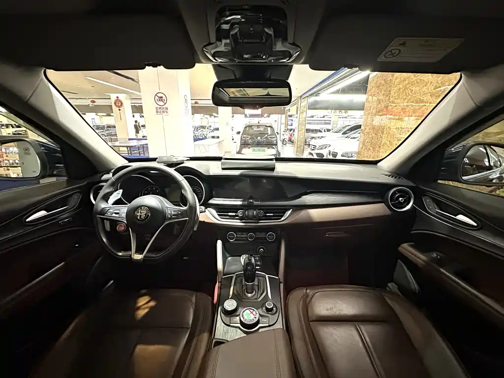 Alfa Romeo Stelvio — миниатюра 16