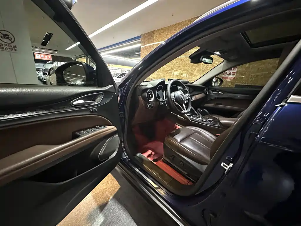 Alfa Romeo Stelvio — миниатюра 14