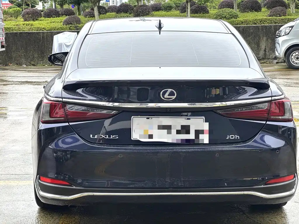 Lexus ES — миниатюра 7