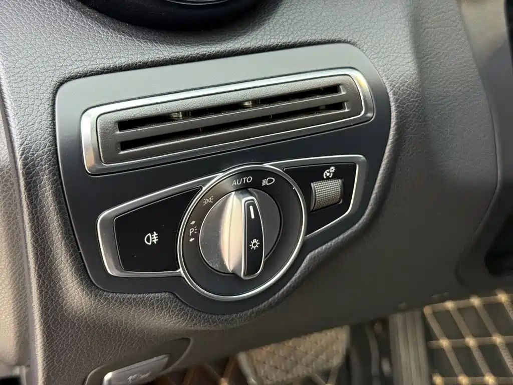 Mercedes-Benz C-Class — миниатюра 25