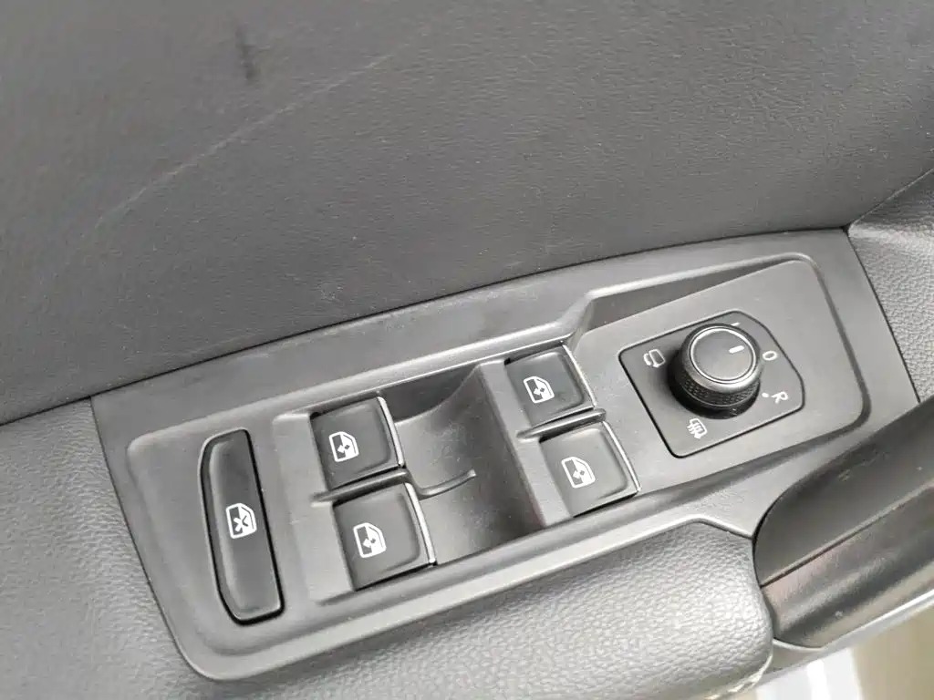 Volkswagen Tiguan L L 2019 330TSI AT Luxury V