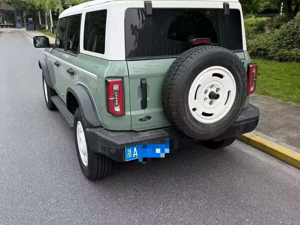 Ford Bronco — миниатюра 3
