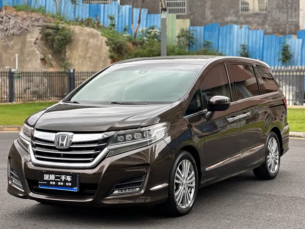 Honda Elysion 2016