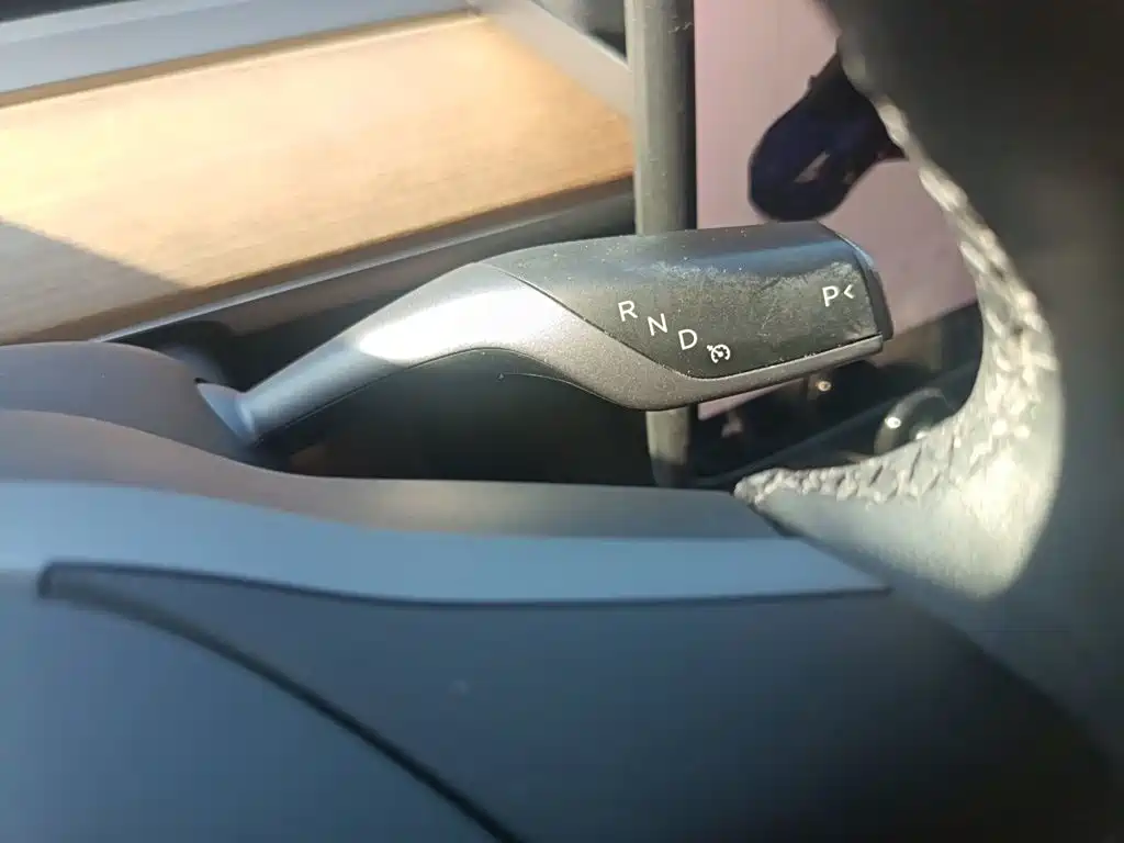 Tesla Model 3 — миниатюра 10