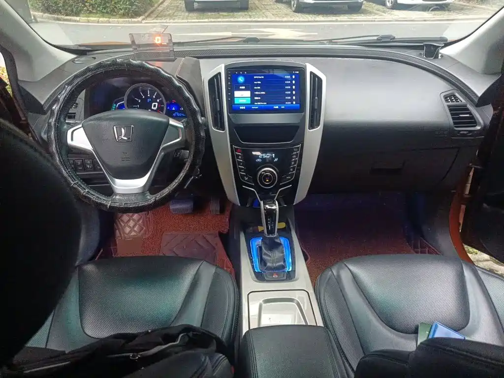 Luxgen U6 — миниатюра 10