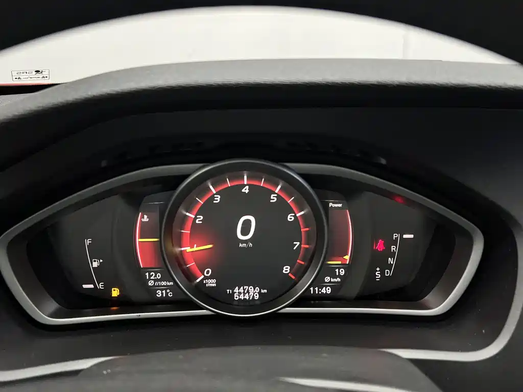 Volvo V40 — миниатюра 23