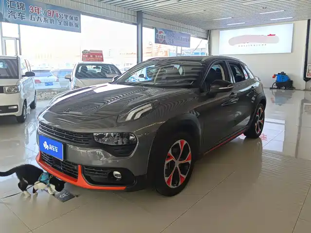 2018 Lynk & Co 02
