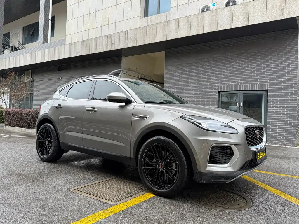 JAGUAR E PACE