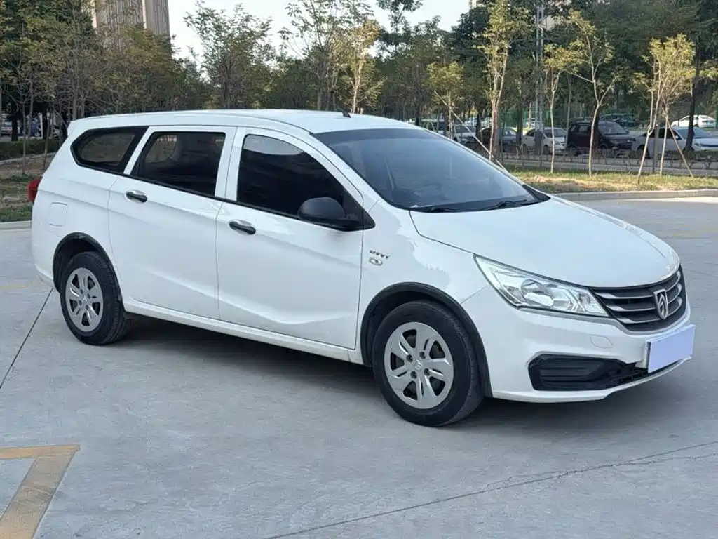 Baojun 310W — миниатюра 3