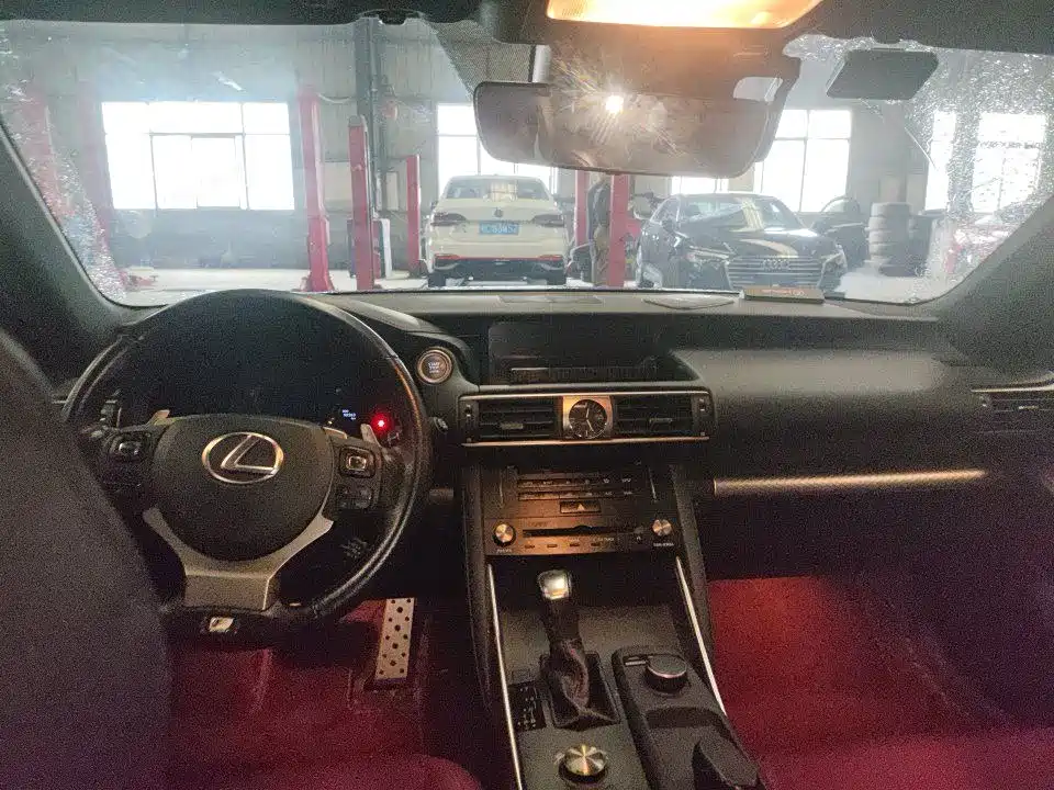 Lexus IS 2017 300 F SPORT