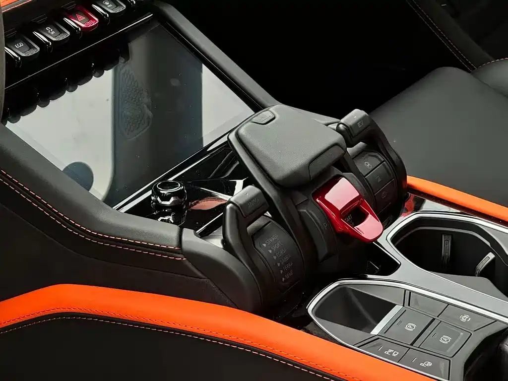 Lamborghini Urus SE — фотографии объявления, Фото 9