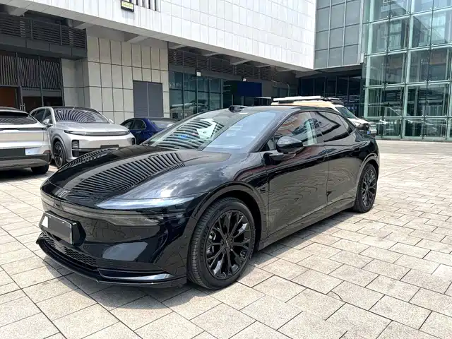 Zeekr 007