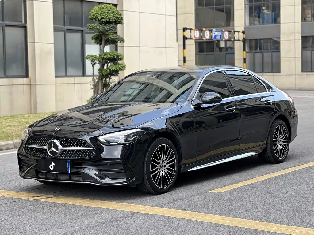 Mercedes-Benz C-Class 2024