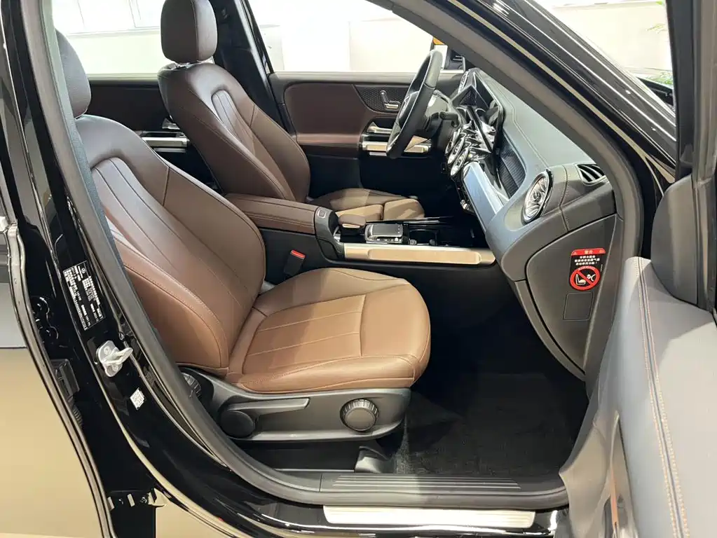 Mercedes-Benz GLB 2024 GLB 220