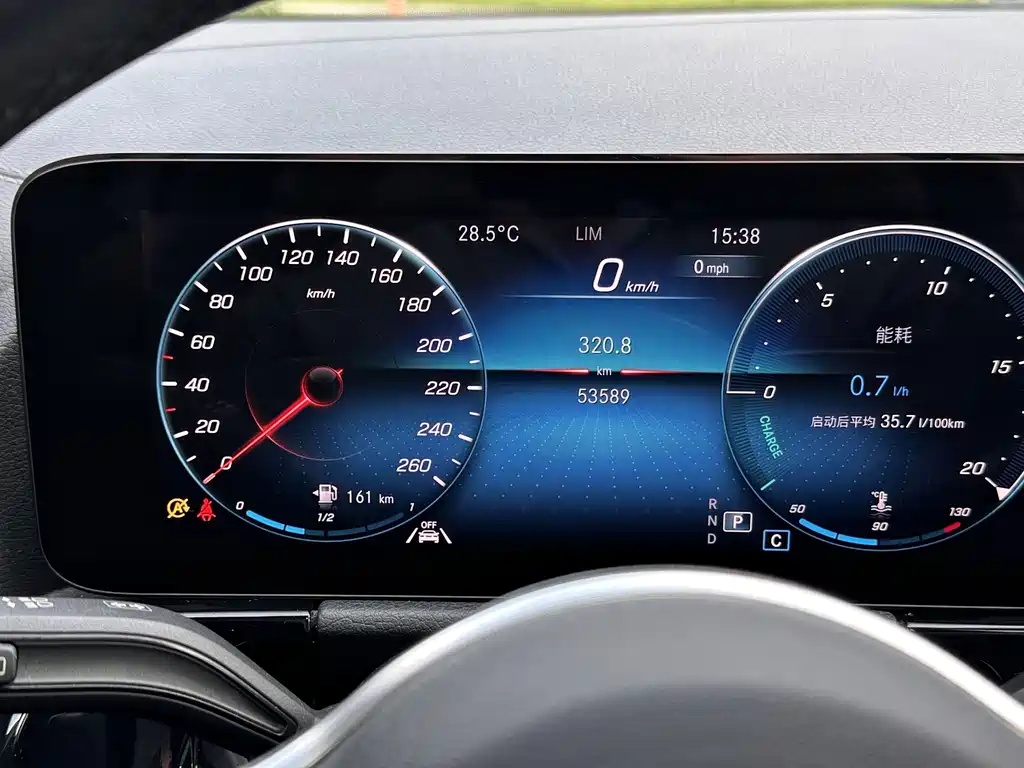 Mercedes-Benz GLA — миниатюра 9