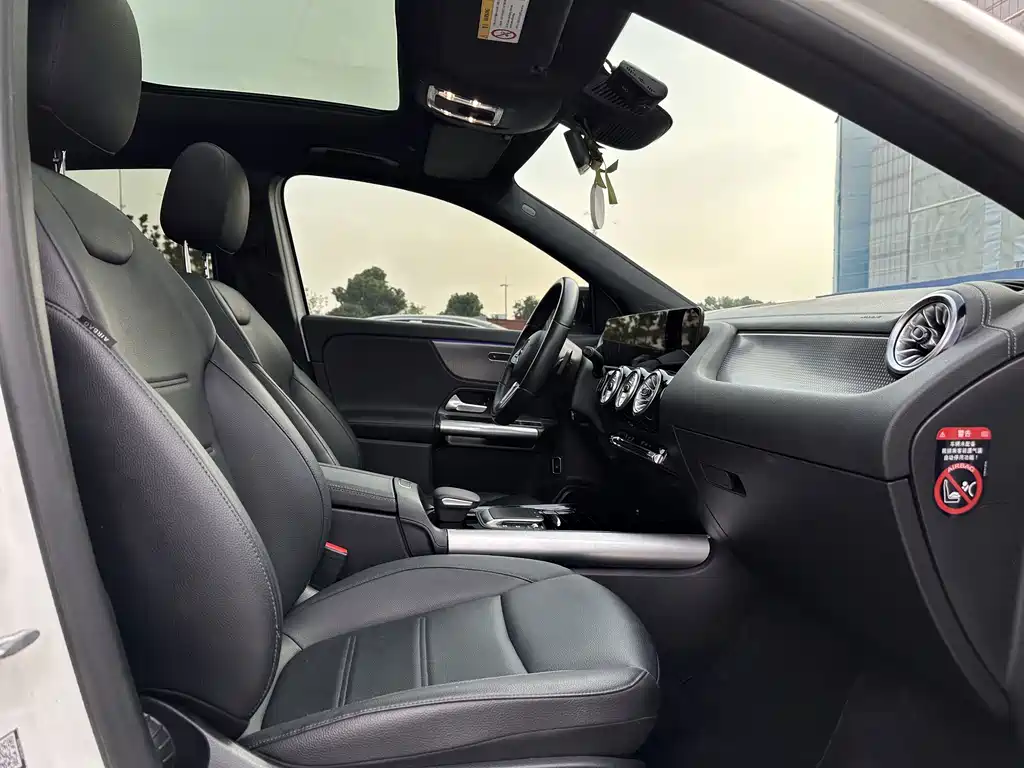Mercedes-Benz GLA — миниатюра 16