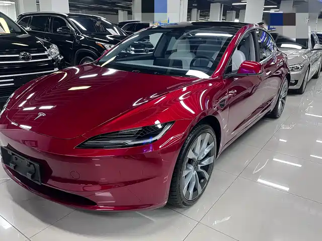 TESLA MODEL 3 2023
