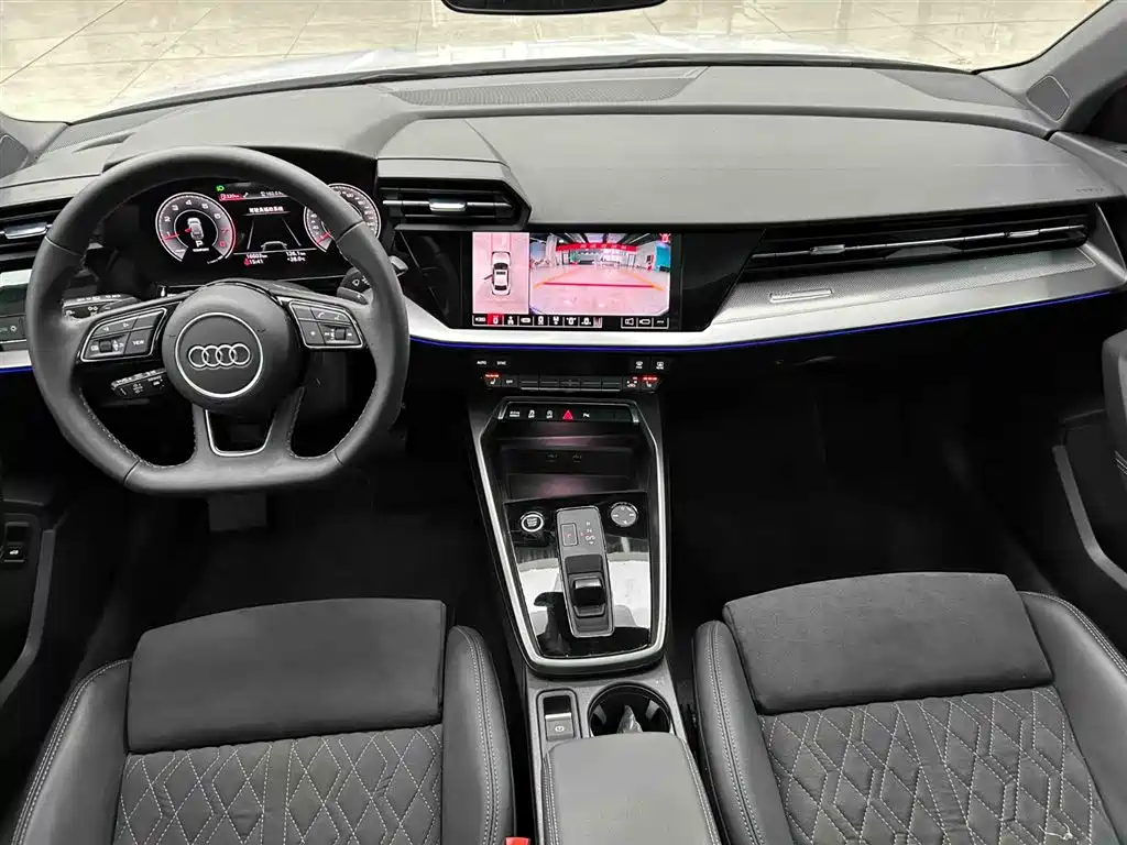 Audi A3 2023 Sportback 35 TFSI Luxury Sport