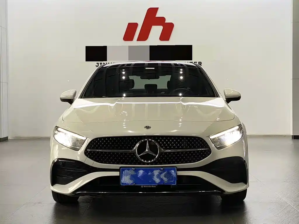 Mercedes-Benz A-Class A 2024 A 200 L Fashion