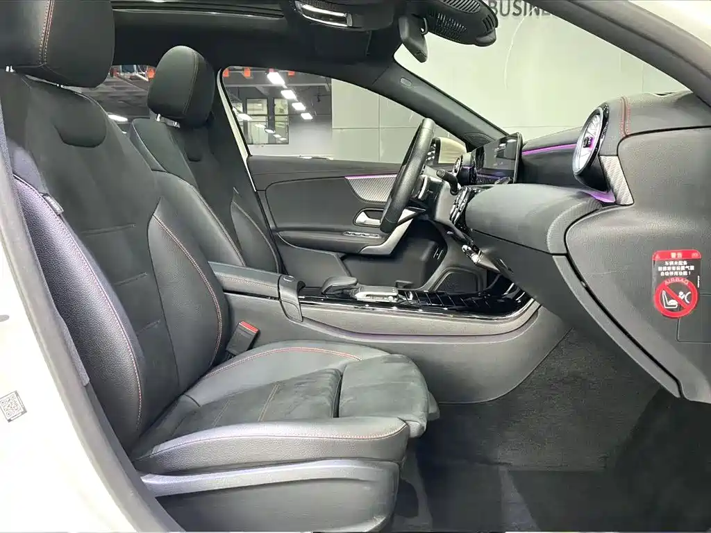 Mercedes-Benz A-Class A 2024 A 200 L Fashion