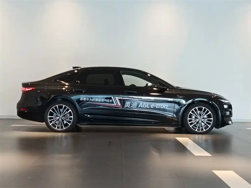 Audi A6L e-tron — миниатюра 3
