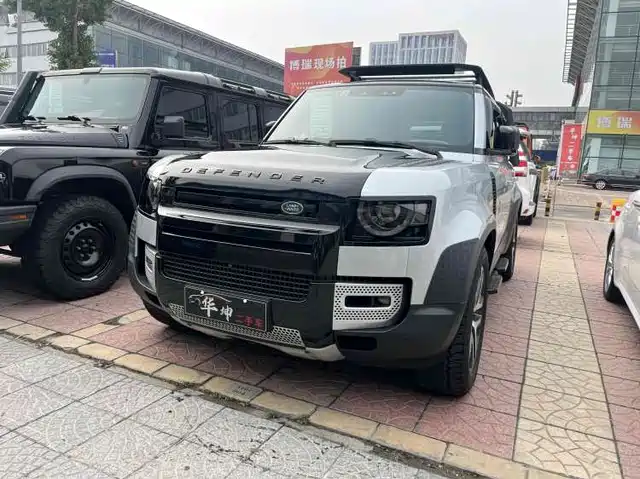 LAND ROVER DEFENDER