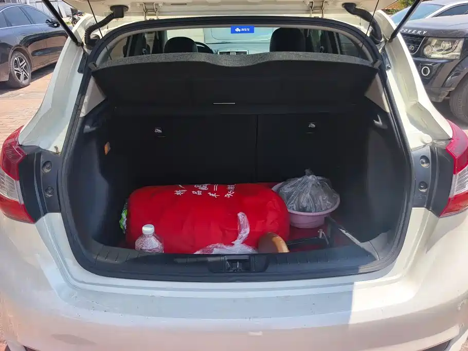 Nissan Tiida 2020 1.6L CVT