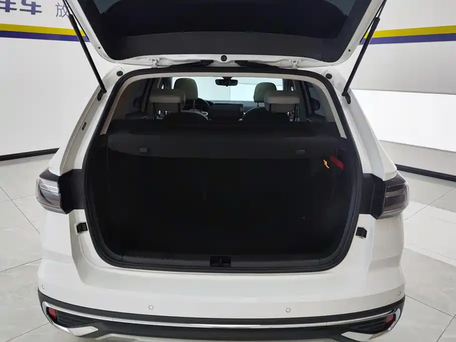 Volkswagen Tharu — миниатюра 4
